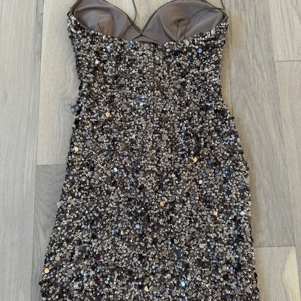 Cache Glittering Dress in Gold Metallic - Picture 7 of 9